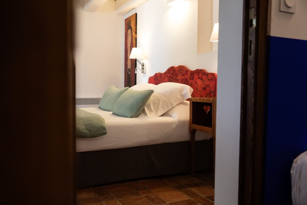 chambre d'hotel lit double