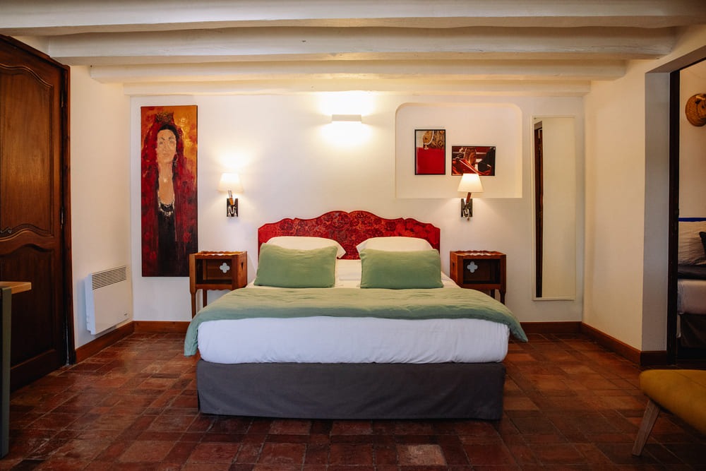 chambre d'hotel lit double